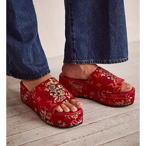 FREE PEOPLE Harbor Brocade Platform Sandals / Heart Eyes